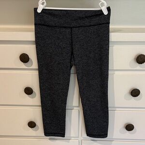 Under Armour Women’s Capri 3/4 Charcoal Leggings Small S